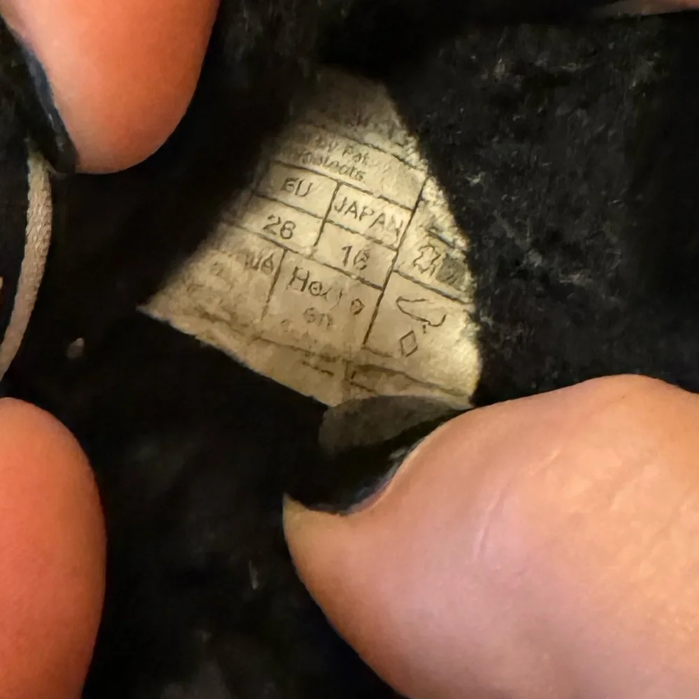 Black Ugg Children’s Slippers EU 26/‎ US 9-9.5